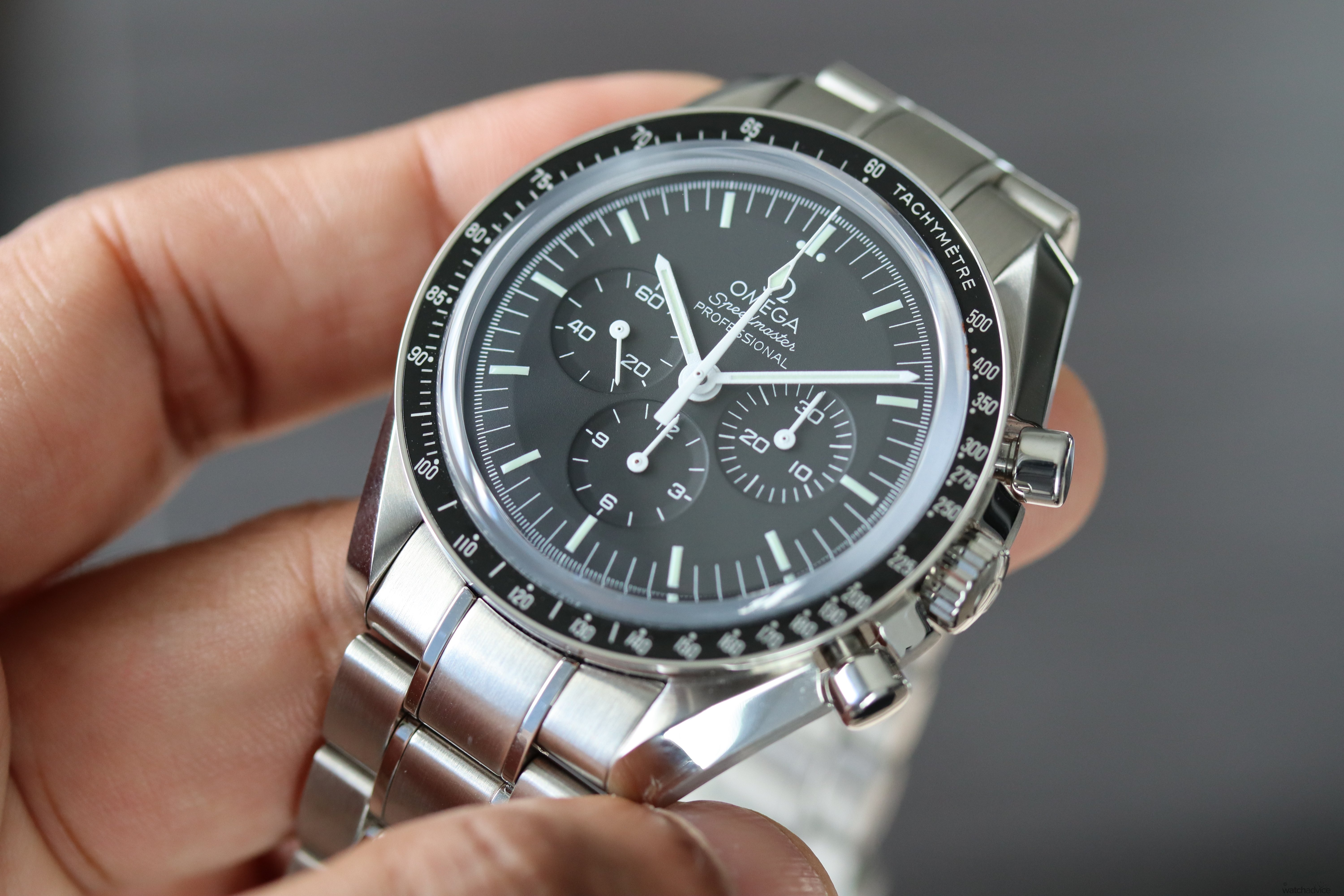 omega speedmaster moonwatch review