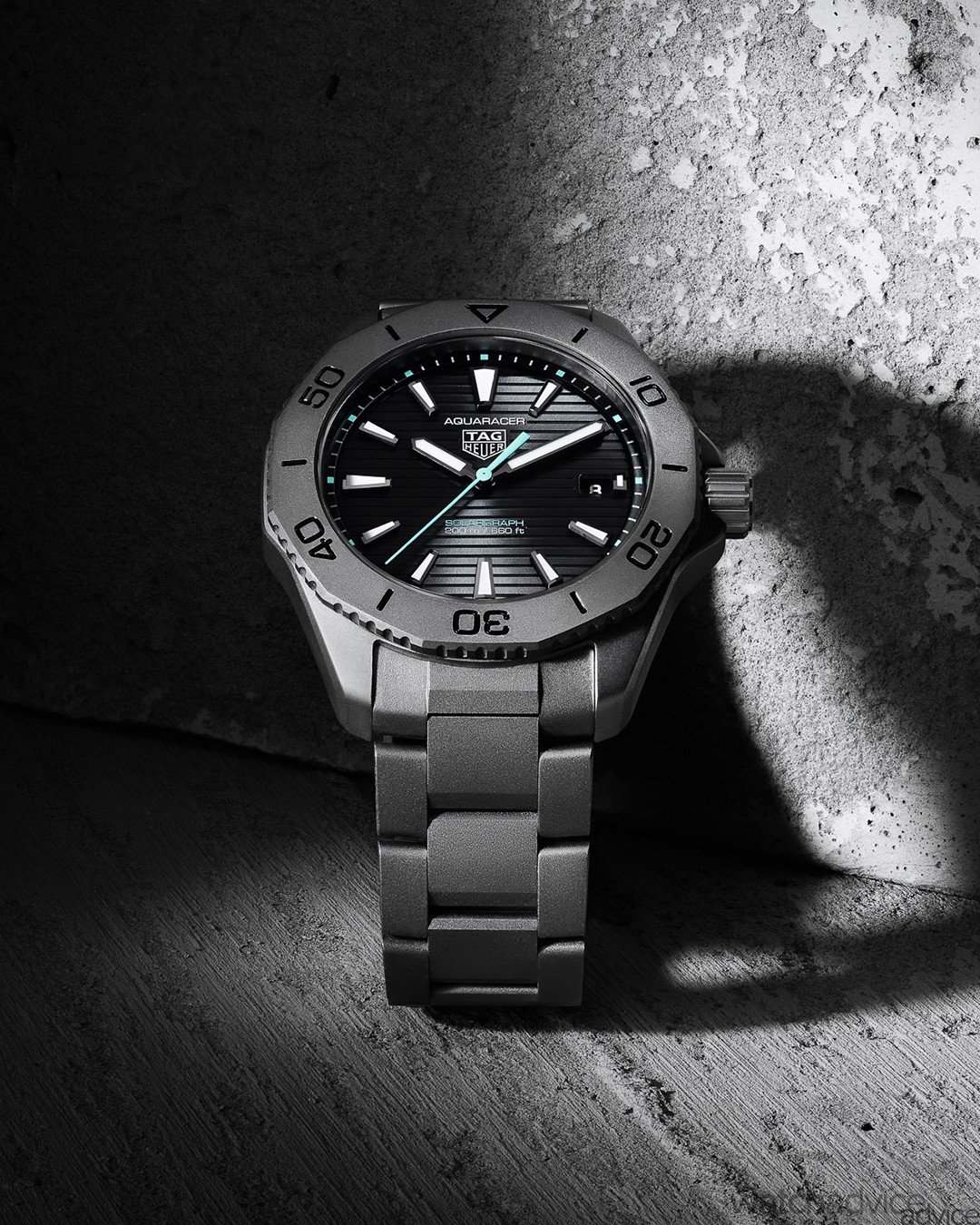 2023 TAG Heuer Aquaracer Professional 200 Solagraph in Titanium